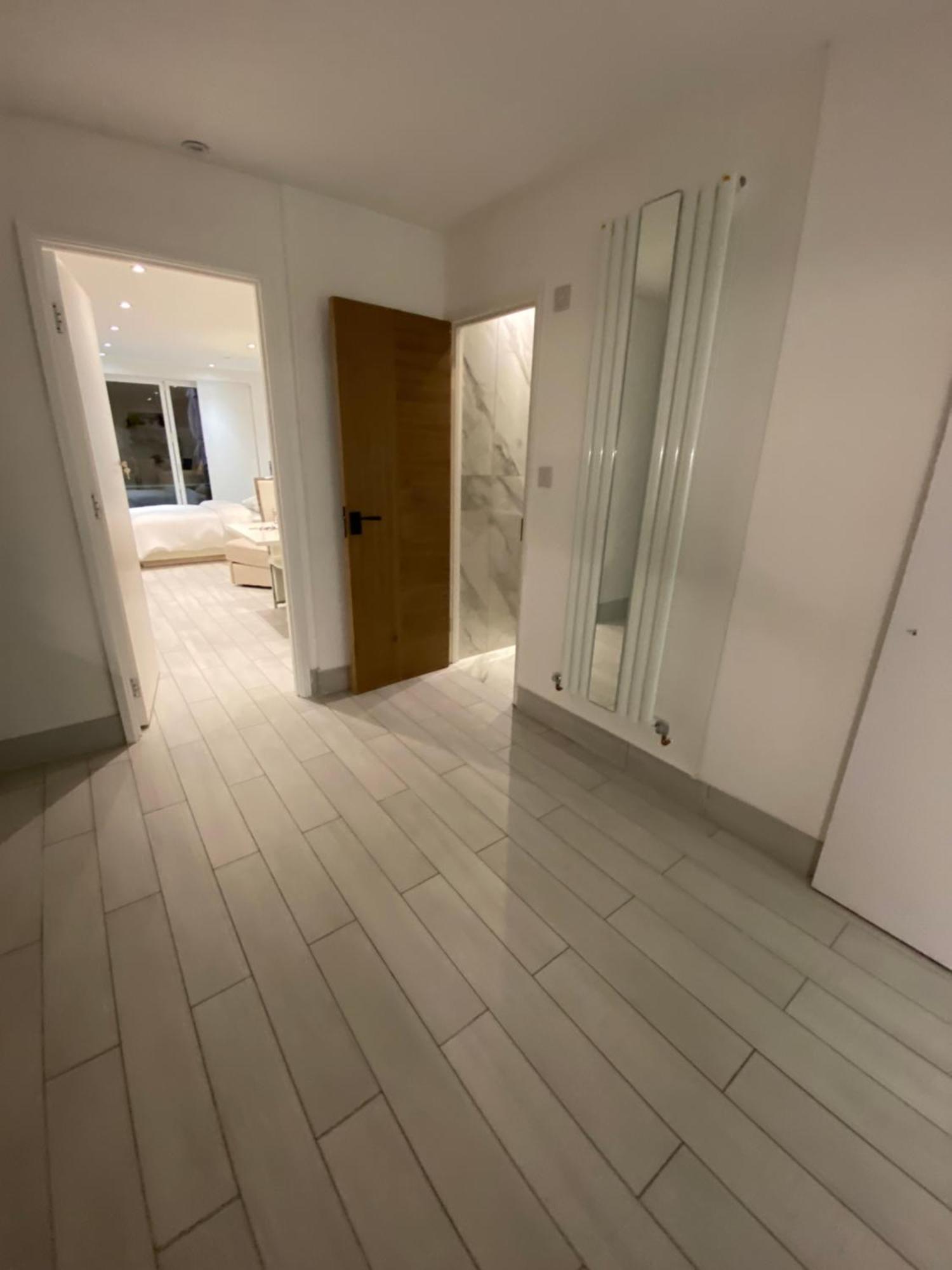 The Bay Apartment Edgware Exteriör bild