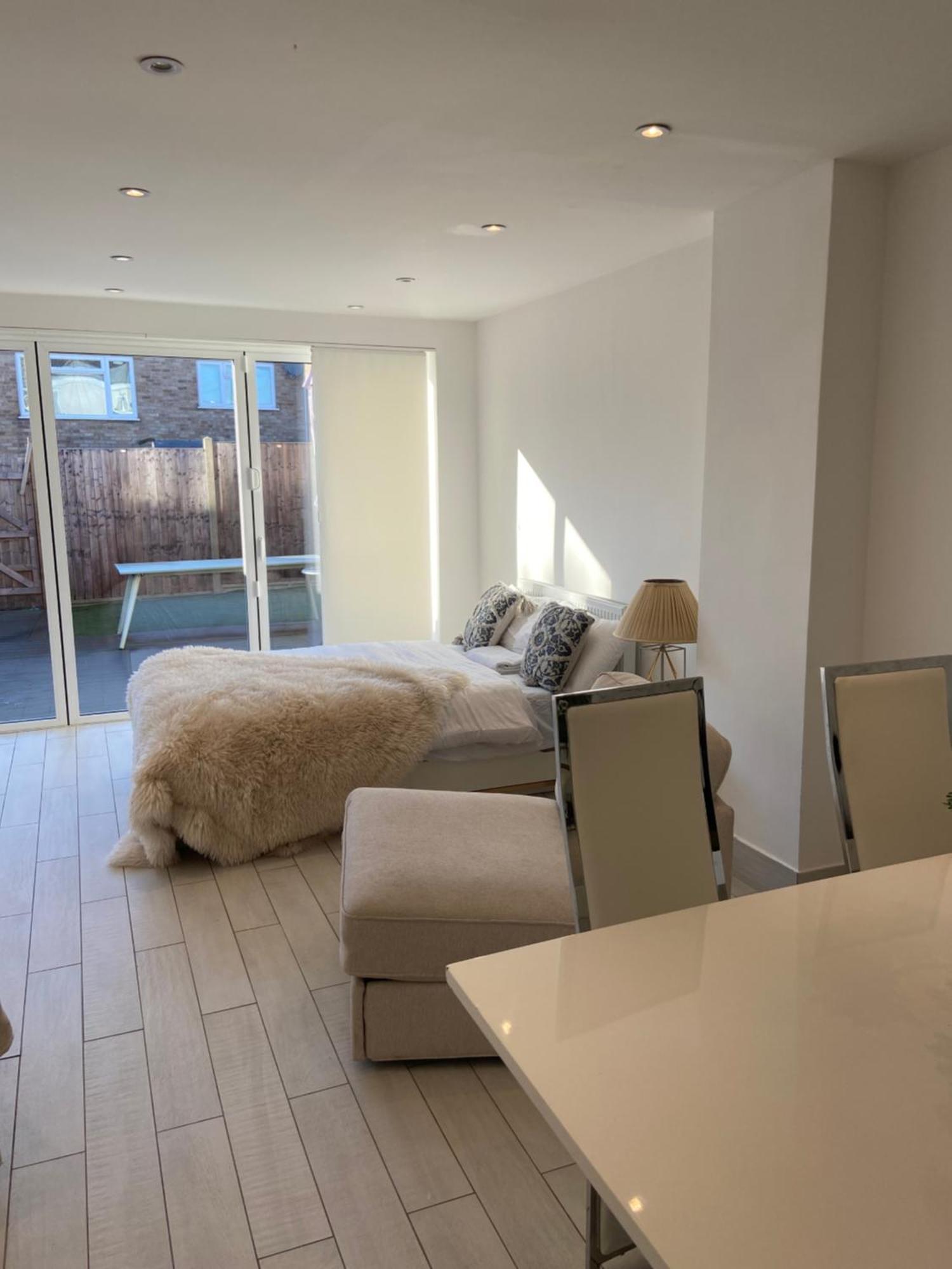 The Bay Apartment Edgware Exteriör bild